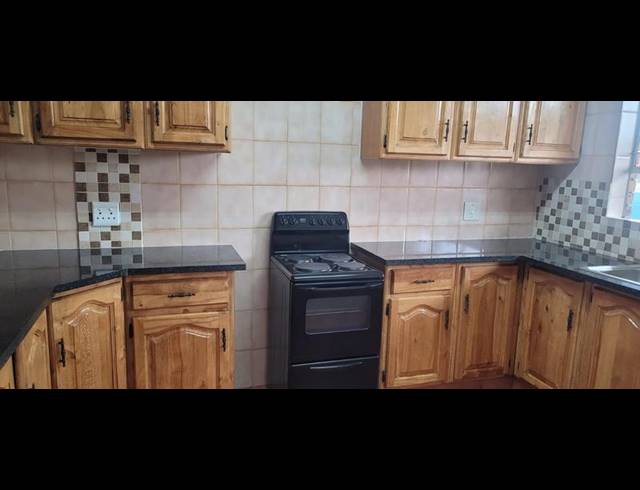 2 BEDROOM TOWNHOUSE FOR SALE IN NEW REDRUTH